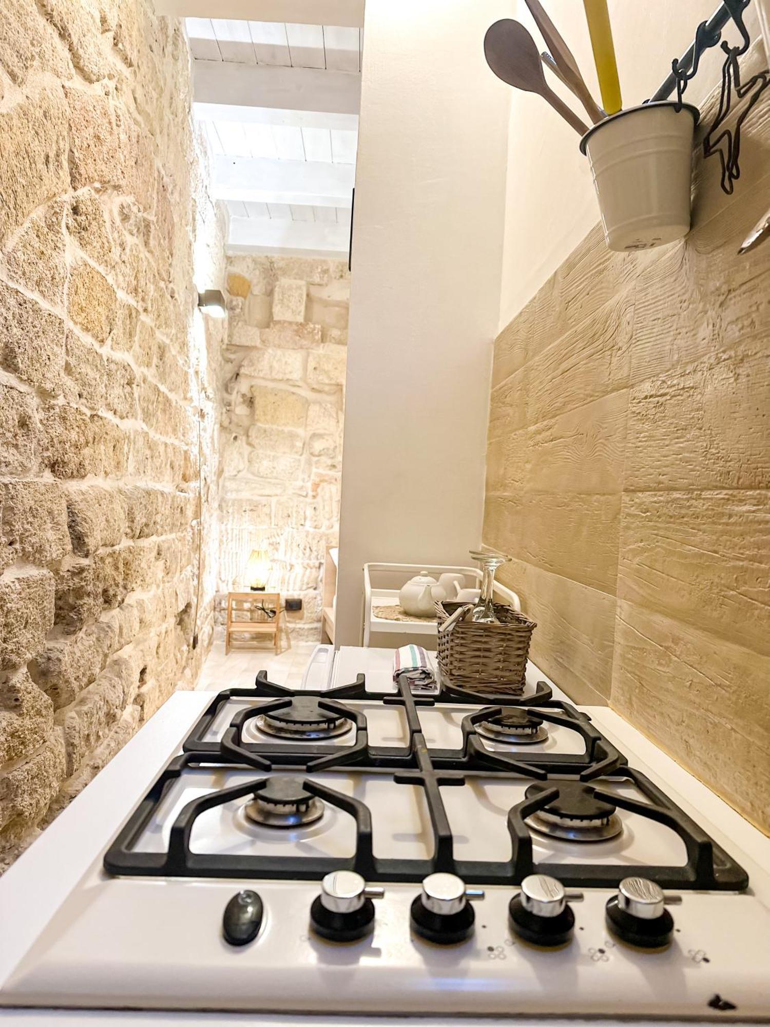 Old Tuff Apartments Polignano a Mare Exterior photo