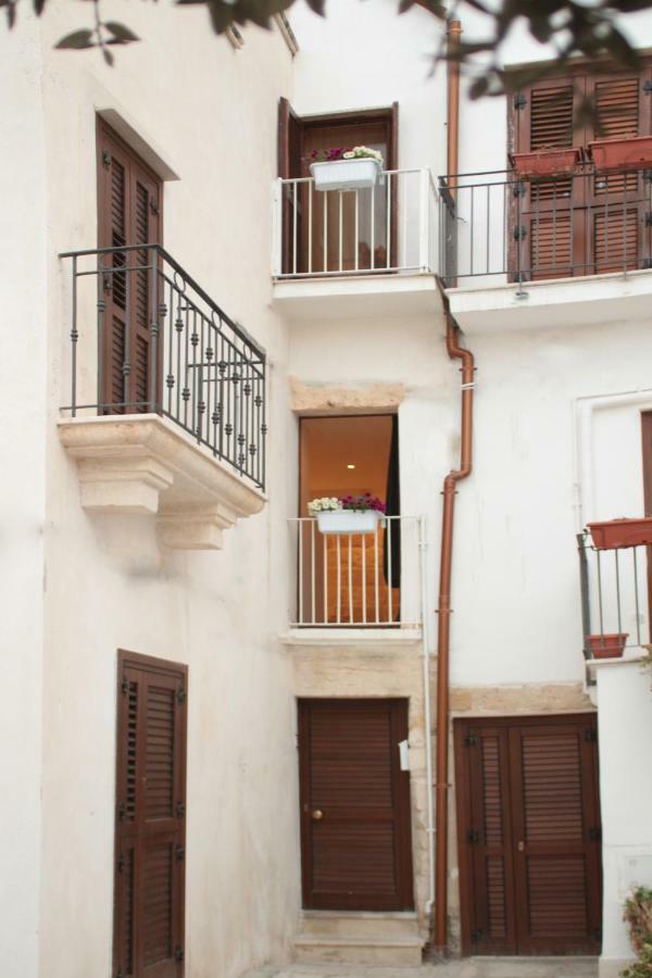 Old Tuff Apartments Polignano a Mare Exterior photo